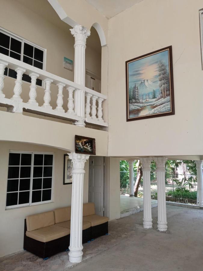 Bed & Breakfast Grace Garden By Eminence Ent *