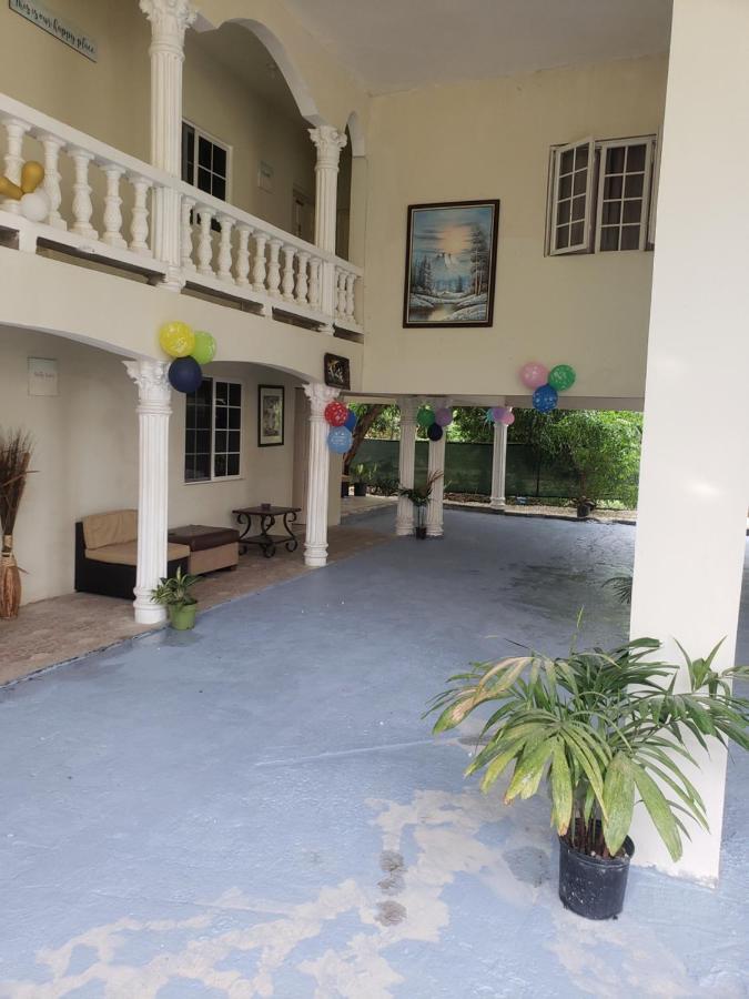 Bed & Breakfast Grace Garden By Eminence Ent